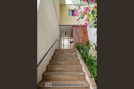 Casa à venda com 209m², 3 quartos e 2 vagas Casa à venda com 209m², 3 quartos e 2 vagasEntrada