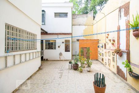 Casa à venda com 209m², 3 quartos e 2 vagas Casa à venda com 209m², 3 quartos e 2 vagasQuintal