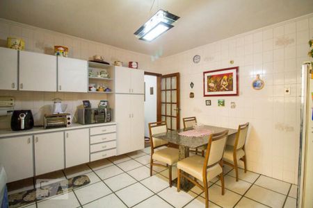 Casa à venda com 209m², 3 quartos e 2 vagas Casa à venda com 209m², 3 quartos e 2 vagasCozinha