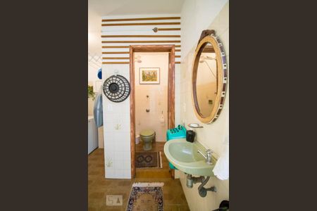 Casa à venda com 209m², 3 quartos e 2 vagas Casa à venda com 209m², 3 quartos e 2 vagasBanheiro de Serviço