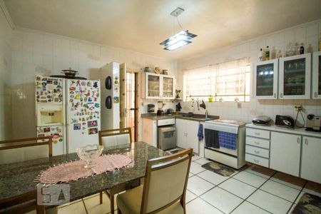 Casa à venda com 209m², 3 quartos e 2 vagas Casa à venda com 209m², 3 quartos e 2 vagasCozinha