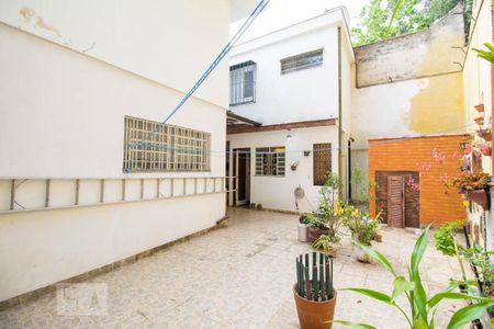 Casa à venda com 209m², 3 quartos e 2 vagas Casa à venda com 209m², 3 quartos e 2 vagasQuintal