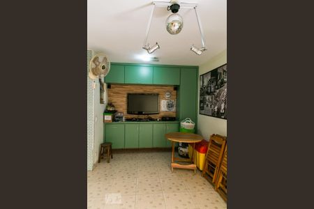 Casa à venda com 200m², 3 quartos e 3 vagas Casa à venda com 200m², 3 quartos e 3 vagasÁrea de Serviço