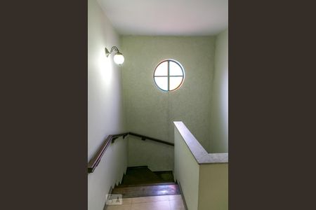 Casa à venda com 200m², 3 quartos e 3 vagas Casa à venda com 200m², 3 quartos e 3 vagasEscadas