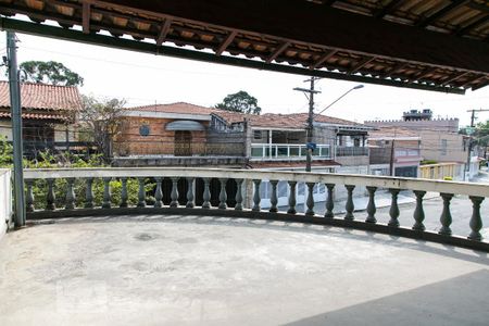 Casa à venda com 200m², 3 quartos e 3 vagas Casa à venda com 200m², 3 quartos e 3 vagasVaranda da Suíte