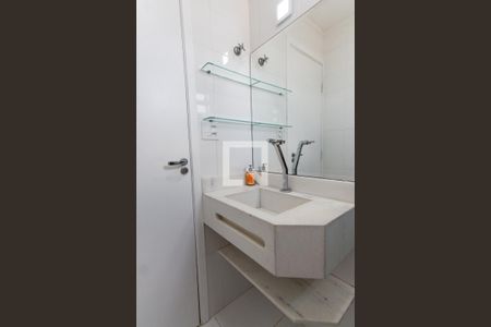 Apartamento para alugar com 77m², 2 quartos e 1 vaga Apartamento para alugar com 77m², 2 quartos e 1 vagaBanheiro