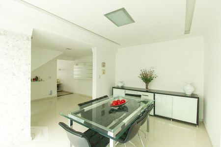 Casa à venda com 201m², 3 quartos e 4 vagas Casa à venda com 201m², 3 quartos e 4 vagasSala de Jantar