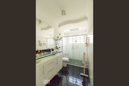 Casa à venda com 201m², 3 quartos e 4 vagas Casa à venda com 201m², 3 quartos e 4 vagasBanheiro Suíte 1