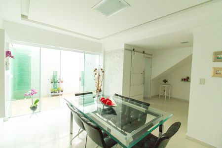 Casa à venda com 201m², 3 quartos e 4 vagas Casa à venda com 201m², 3 quartos e 4 vagasSala de Jantar