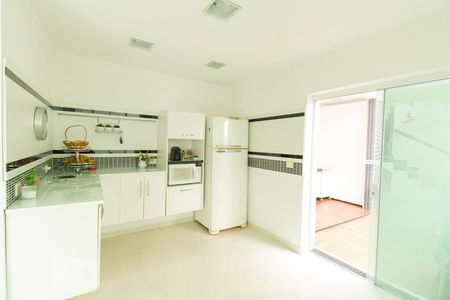 Casa à venda com 201m², 3 quartos e 4 vagas Casa à venda com 201m², 3 quartos e 4 vagasCozinha