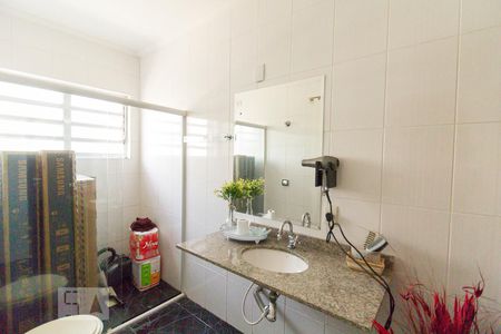 Casa à venda com 201m², 3 quartos e 4 vagas Casa à venda com 201m², 3 quartos e 4 vagasBanheiro Suíte 2