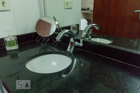 Casa à venda com 201m², 3 quartos e 4 vagas Casa à venda com 201m², 3 quartos e 4 vagasBanheiro Suíte 3