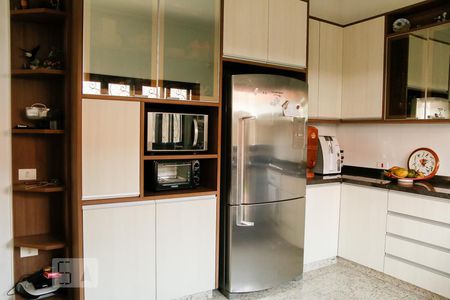 Casa à venda com 400m², 5 quartos e 8 vagasCozinha