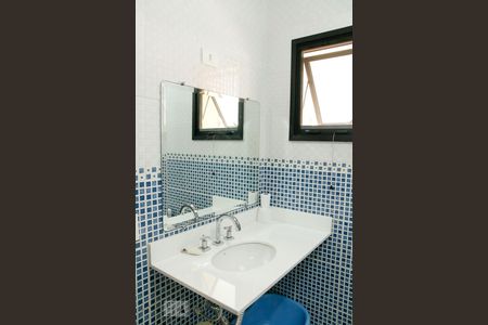 Casa à venda com 400m², 5 quartos e 8 vagasBanheiro Suite 2 e 3