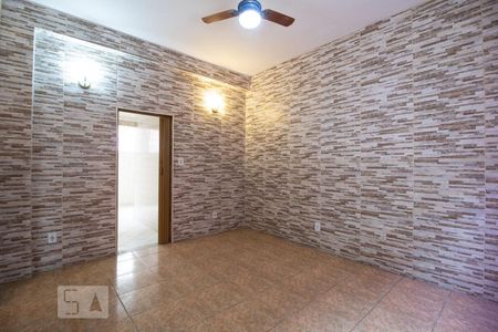 Sala de casa para alugar com 2 quartos, 60m² em Olaria, Rio de Janeiro