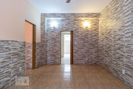 Sala de casa para alugar com 2 quartos, 60m² em Olaria, Rio de Janeiro