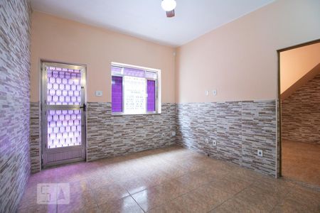 Sala de casa para alugar com 2 quartos, 60m² em Olaria, Rio de Janeiro