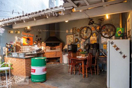 Casa à venda com 238m², 4 quartos e 3 vagasChurrasqueira