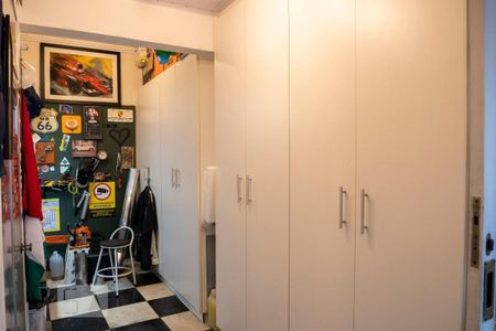 Casa à venda com 238m², 4 quartos e 3 vagasDepósito