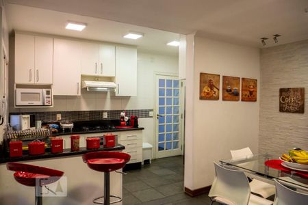 Casa à venda com 238m², 4 quartos e 3 vagasCozinha