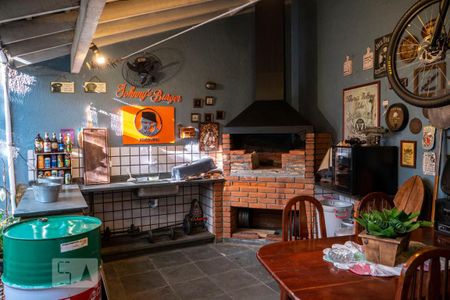 Casa à venda com 238m², 4 quartos e 3 vagasChurrasqueira