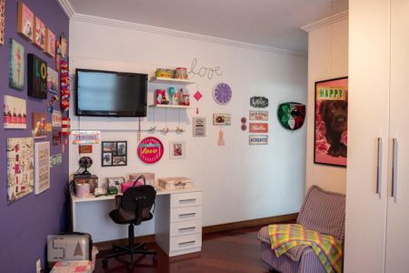 Casa à venda com 238m², 4 quartos e 3 vagasSuíte