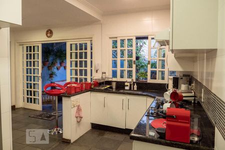 Casa à venda com 238m², 4 quartos e 3 vagasCozinha