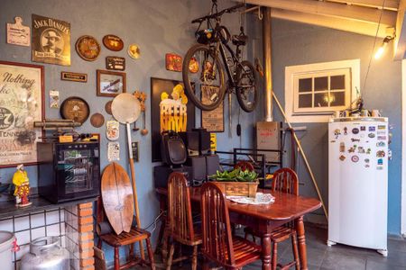 Casa à venda com 238m², 4 quartos e 3 vagasChurrasqueira