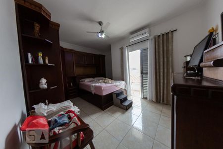 Casa à venda com 162m², 3 quartos e 3 vagasSuíte 1