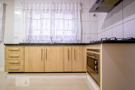 Casa à venda com 150m², 3 quartos e 2 vagas Casa à venda com 150m², 3 quartos e 2 vagasCozinha