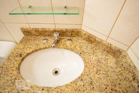 Casa à venda com 150m², 3 quartos e 2 vagas Casa à venda com 150m², 3 quartos e 2 vagasBanheiro Social