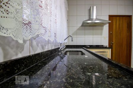 Casa à venda com 150m², 3 quartos e 2 vagas Casa à venda com 150m², 3 quartos e 2 vagasCozinha