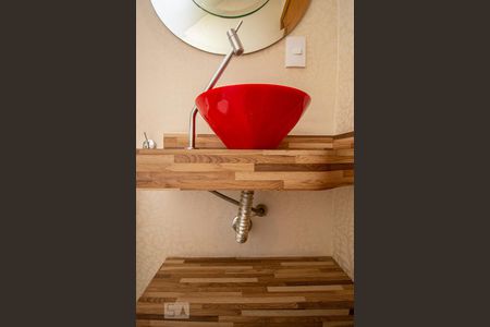 Casa à venda com 150m², 3 quartos e 2 vagas Casa à venda com 150m², 3 quartos e 2 vagasLavabo