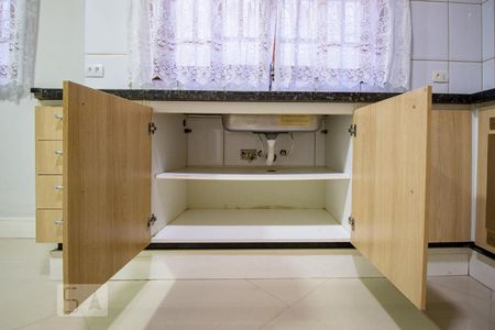 Casa à venda com 150m², 3 quartos e 2 vagas Casa à venda com 150m², 3 quartos e 2 vagasCozinha