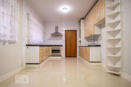 Casa à venda com 150m², 3 quartos e 2 vagas Casa à venda com 150m², 3 quartos e 2 vagasCozinha