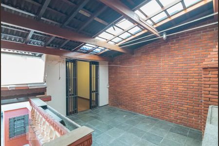 Casa à venda com 186m², 3 quartos e 2 vagas Casa à venda com 186m², 3 quartos e 2 vagasTerraço com Churrasqueira