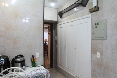 Apartamento à venda com 250m², 3 quartos e 1 vaga Apartamento à venda com 250m², 3 quartos e 1 vagaCozinha