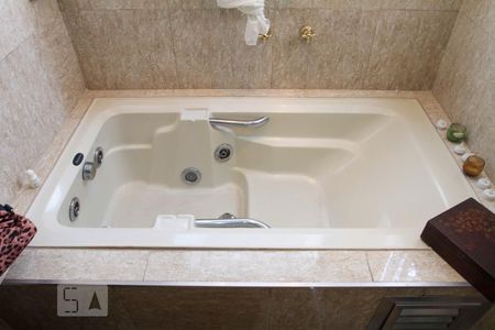 Apartamento à venda com 250m², 3 quartos e 1 vaga Apartamento à venda com 250m², 3 quartos e 1 vagaBanheiro - Suíte 1