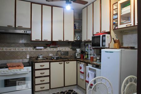 Apartamento à venda com 250m², 3 quartos e 1 vaga Apartamento à venda com 250m², 3 quartos e 1 vagaCozinha