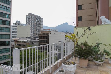 Apartamento à venda com 250m², 3 quartos e 1 vaga Apartamento à venda com 250m², 3 quartos e 1 vagaCobertura