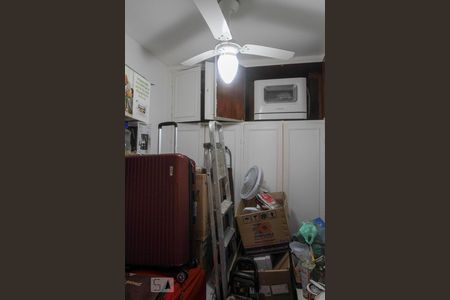 Apartamento à venda com 250m², 3 quartos e 1 vaga Apartamento à venda com 250m², 3 quartos e 1 vagaQuarto de Serviço