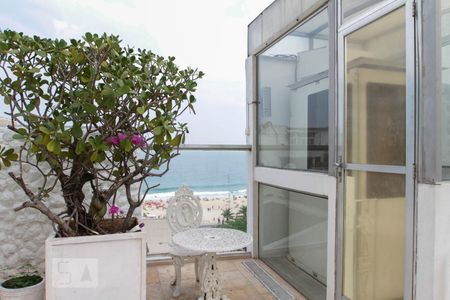 Apartamento à venda com 250m², 3 quartos e 1 vaga Apartamento à venda com 250m², 3 quartos e 1 vagaCobertura