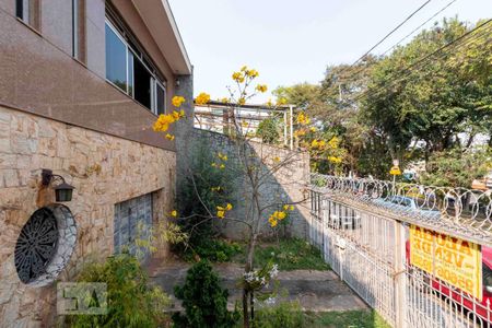 Casa à venda com 170m², 2 quartos e 2 vagas Casa à venda com 170m², 2 quartos e 2 vagasÁrea Externa