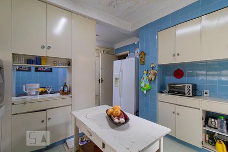 Casa à venda com 390m², 4 quartos e 4 vagas Casa à venda com 390m², 4 quartos e 4 vagasCozinha