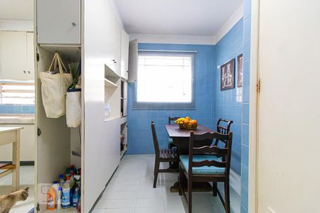 Casa à venda com 390m², 4 quartos e 4 vagas Casa à venda com 390m², 4 quartos e 4 vagasCopa