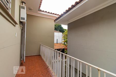 Casa à venda com 390m², 4 quartos e 4 vagas Casa à venda com 390m², 4 quartos e 4 vagasSacada