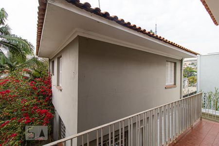Casa à venda com 390m², 4 quartos e 4 vagas Casa à venda com 390m², 4 quartos e 4 vagasSacada