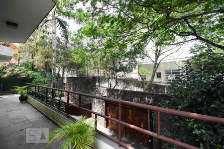 Casa à venda com 636m², 4 quartos e 6 vagasVaranda