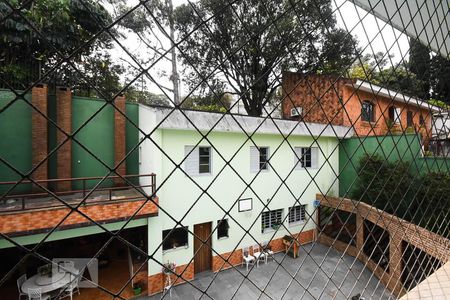 Casa à venda com 636m², 4 quartos e 6 vagasVista da suíte 2