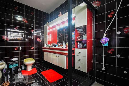 Casa à venda com 636m², 4 quartos e 6 vagasBanheiro suíte 3